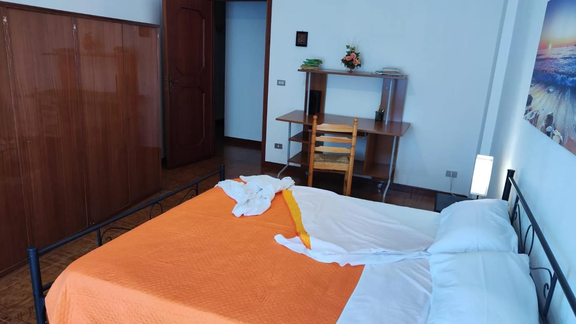 Casa Vacanza Panoramico Wifi Tv Centro Storico Casteldaccia Apartament